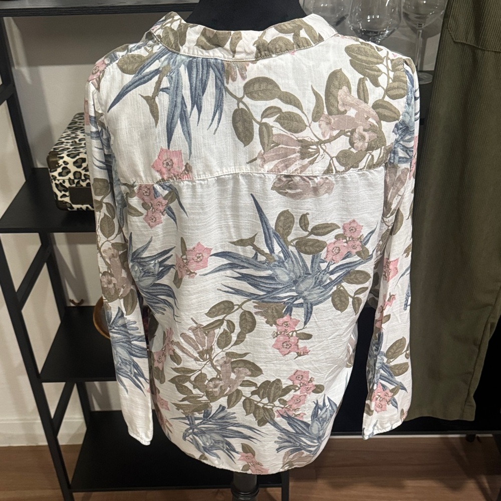 Olive Green Women's Pants and Floral Flowy Top - Picture 5 of 8